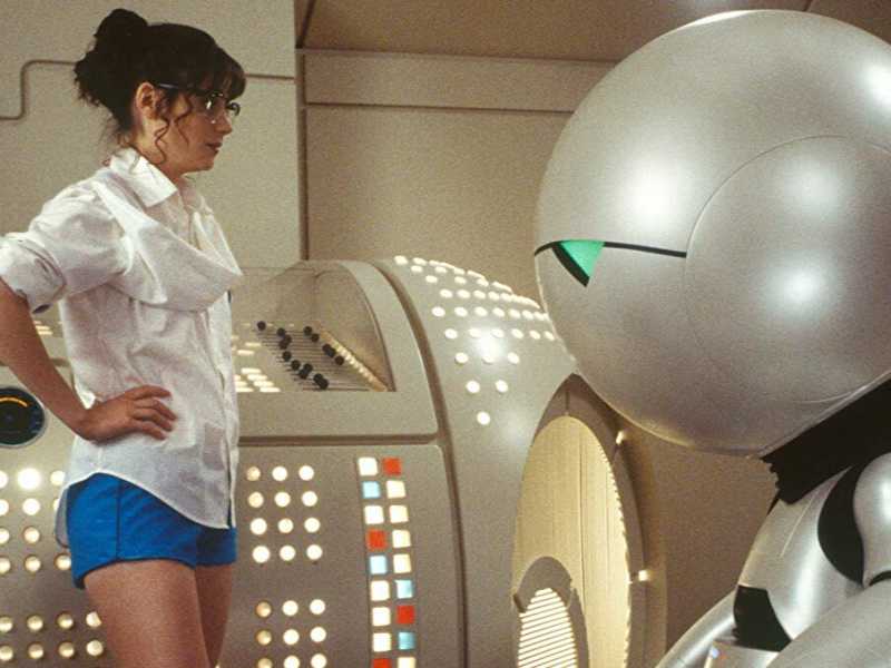 Una scena di Guida galattica per autostoppisti,  film del 2005 diretto da Garth Jennings, ispirato alla celebre serie ideata per BBC radio dallo scrittore britannico Douglas Adams