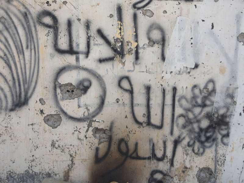 La fiducia al decreto imprese e i miliziani dell’Isis in fuga