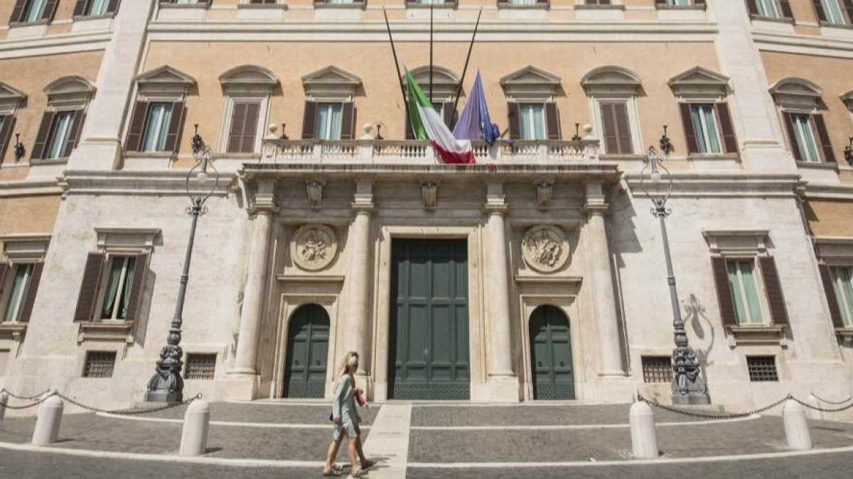 Immagine di Senza fiducia l'Italia non si salva. Nemmeno con più controlli