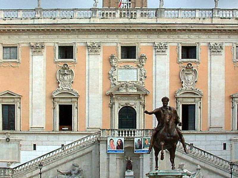 Piazza del Campidoglio (foto Wikimedia Commons)