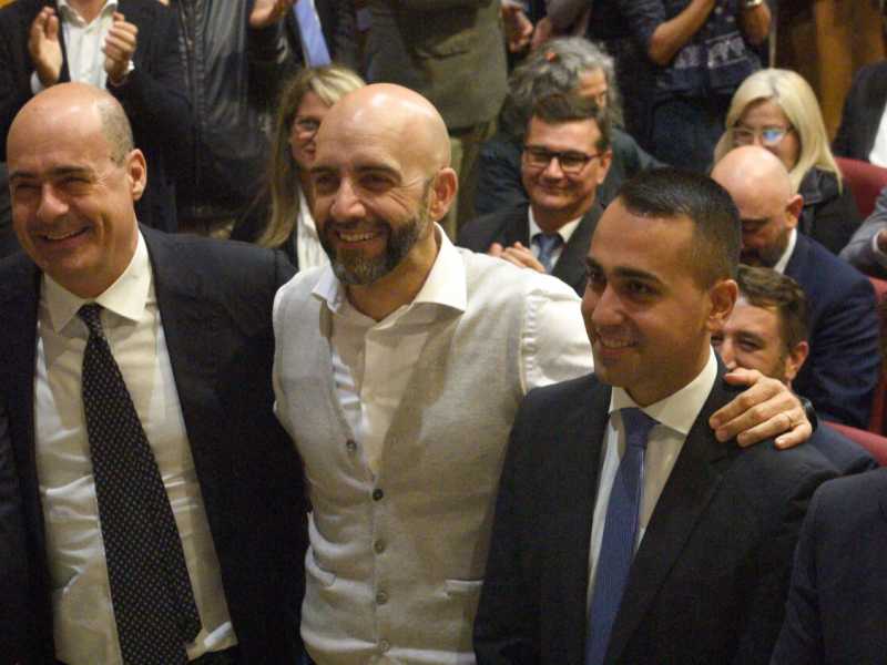 Roberto Speranza , Nicola Zingaretti , Vincenzo Bianconi candidato PD e Movimento 5 Stelle Luigi DI Maio e Giuseppe Conte (foto LaPresse)