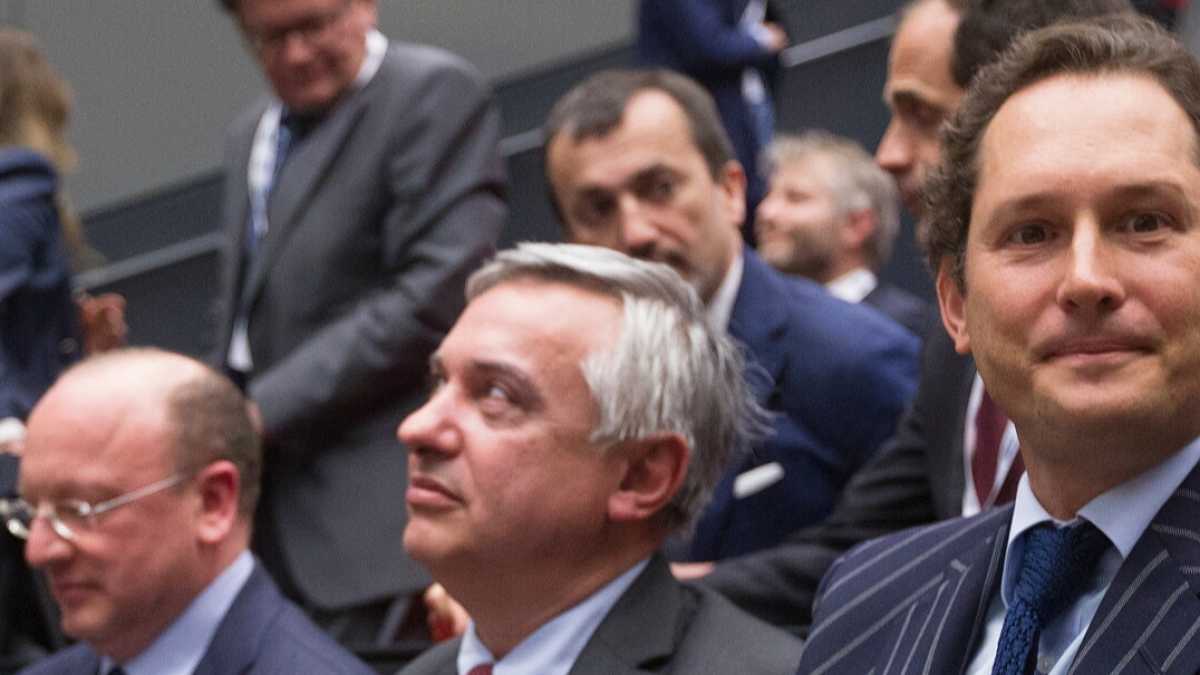 Immagine di I successi macroniani danno a Elkann la chance per sposare Peugeot