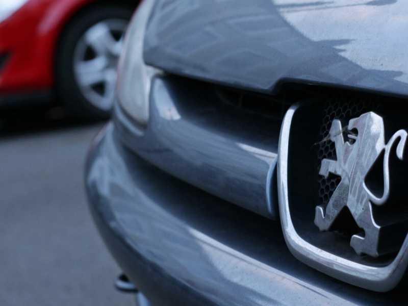 Nozze Fca-Peugeot, oggi cda straordinario del gruppo francese