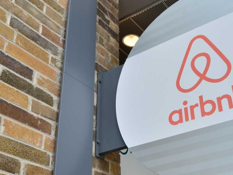 Airbnb contro i luoghi comuni su contante e diffidenza digitale