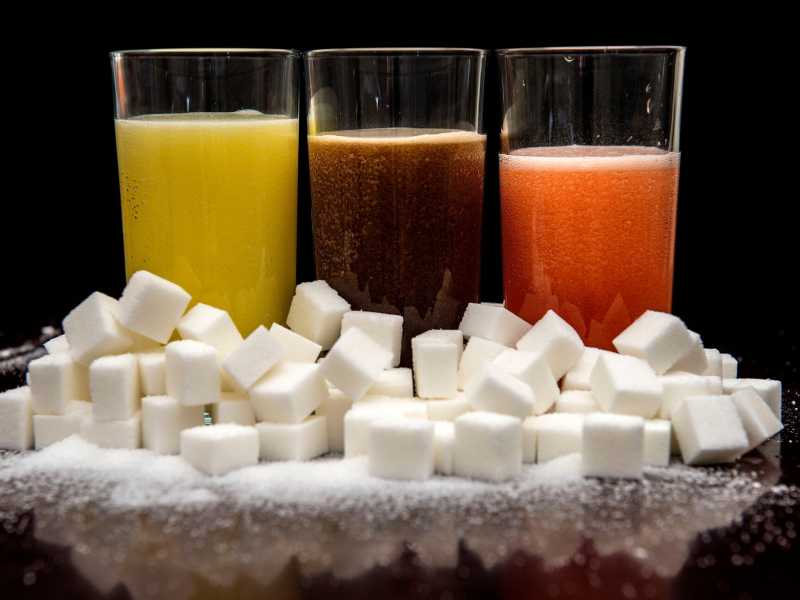 Renzi contro la sugar e plastic tax e l'avvio dell'impeachment a Trump