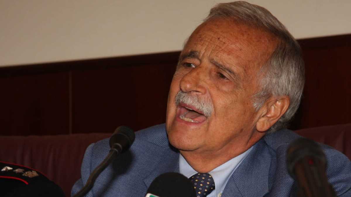 Immagine di Il caso Ilva spiegato con la storia del pm ambientalista passato alla politica