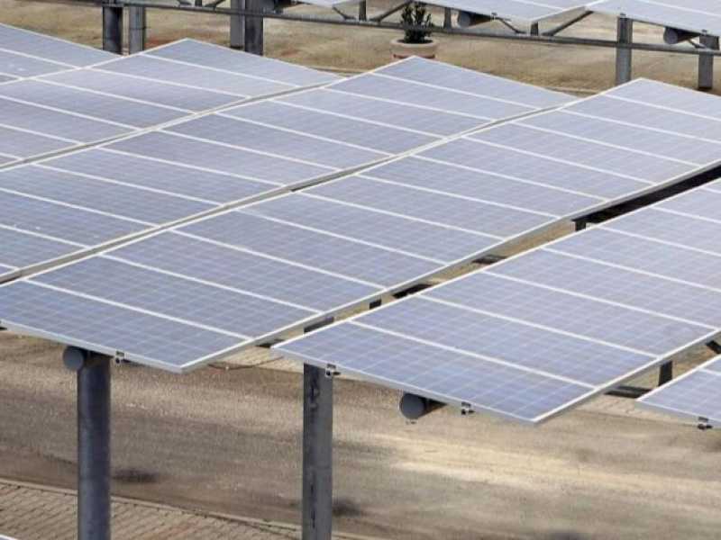 Dieci anni di fonti rinnovabili da eolico e fotovoltaico, un conto gi&agrave; pagato di 100 miliardi (LaPresse)