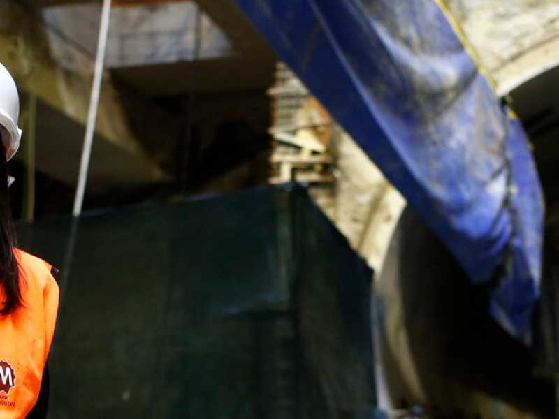 La sindaca di Roma Virginia Raggi visita il cantiere della Metro C a Porta Metronia (foto LaPresse)