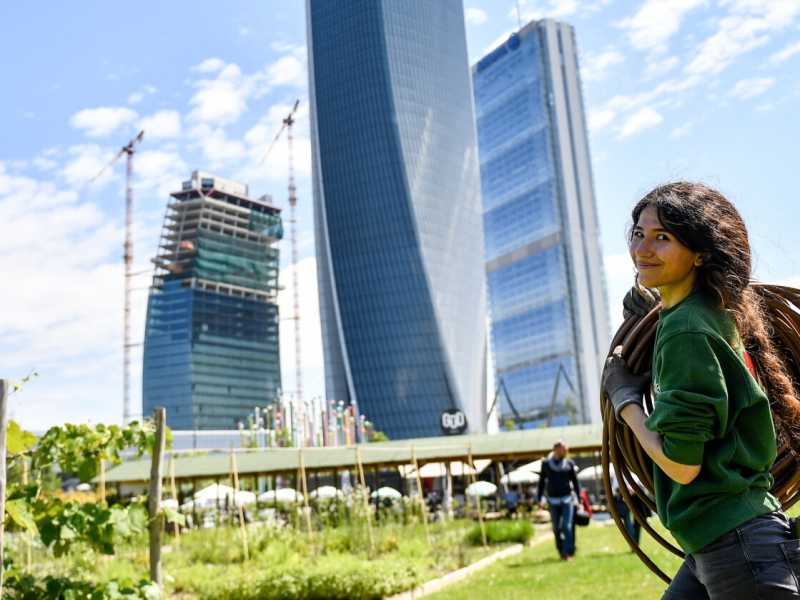 Milano, gli Orti fioriti di Citylife