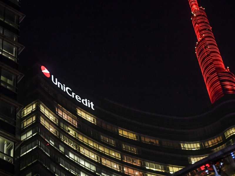 La sede milanese di Unicredit (foto LaPresse)
