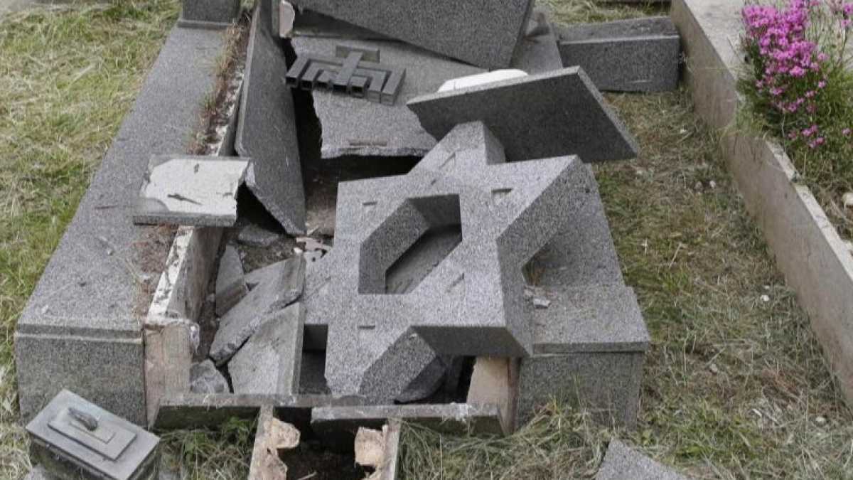 Immagine di La destra e i vuoti sull’antisemitismo
