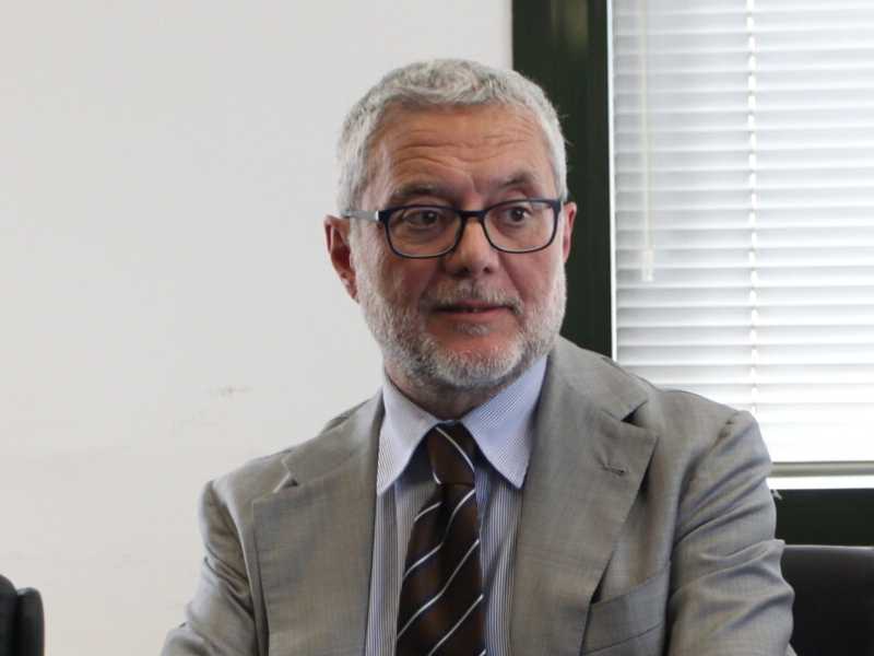 Il capo della polizia Franco Gabrielli, assieme al procuratore capo di Napoli Giovanni Melillo e al generale Vittorio Tomasone (foto LaPresse)