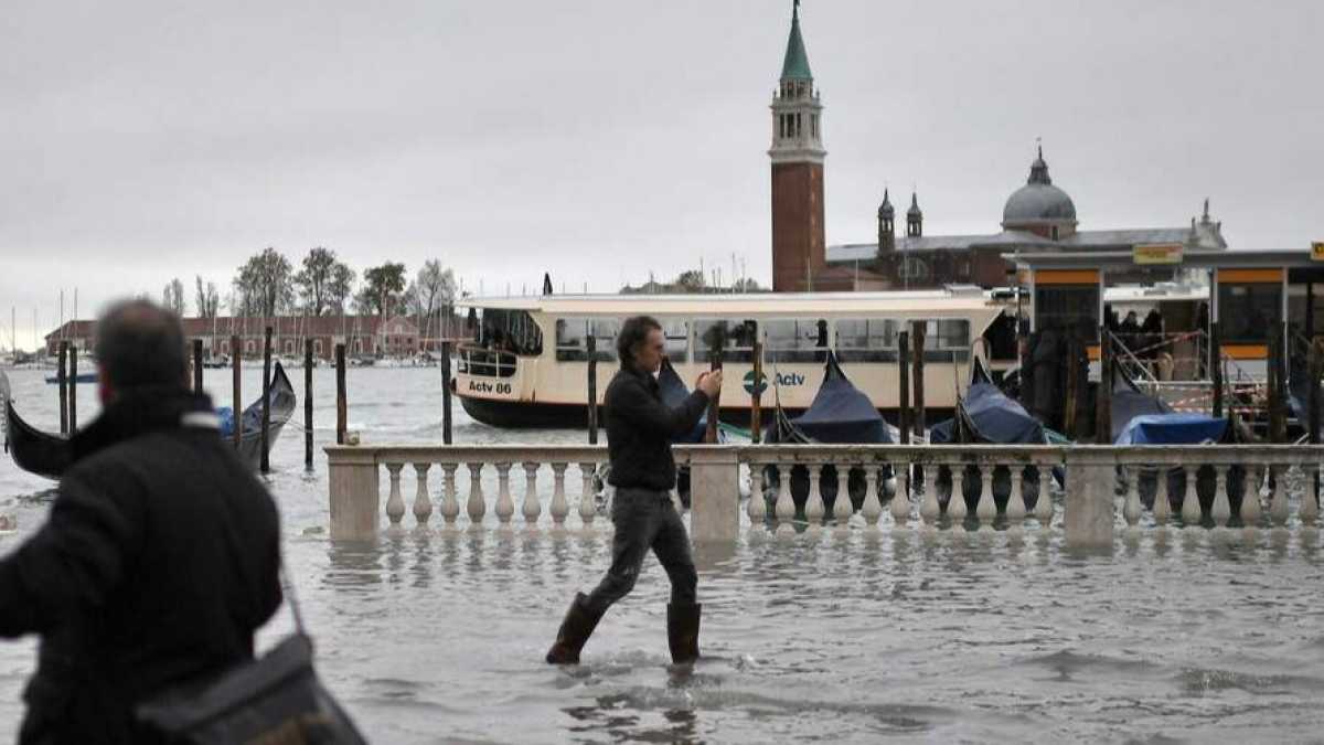 Immagine di Uno scudo per salvare la laguna
