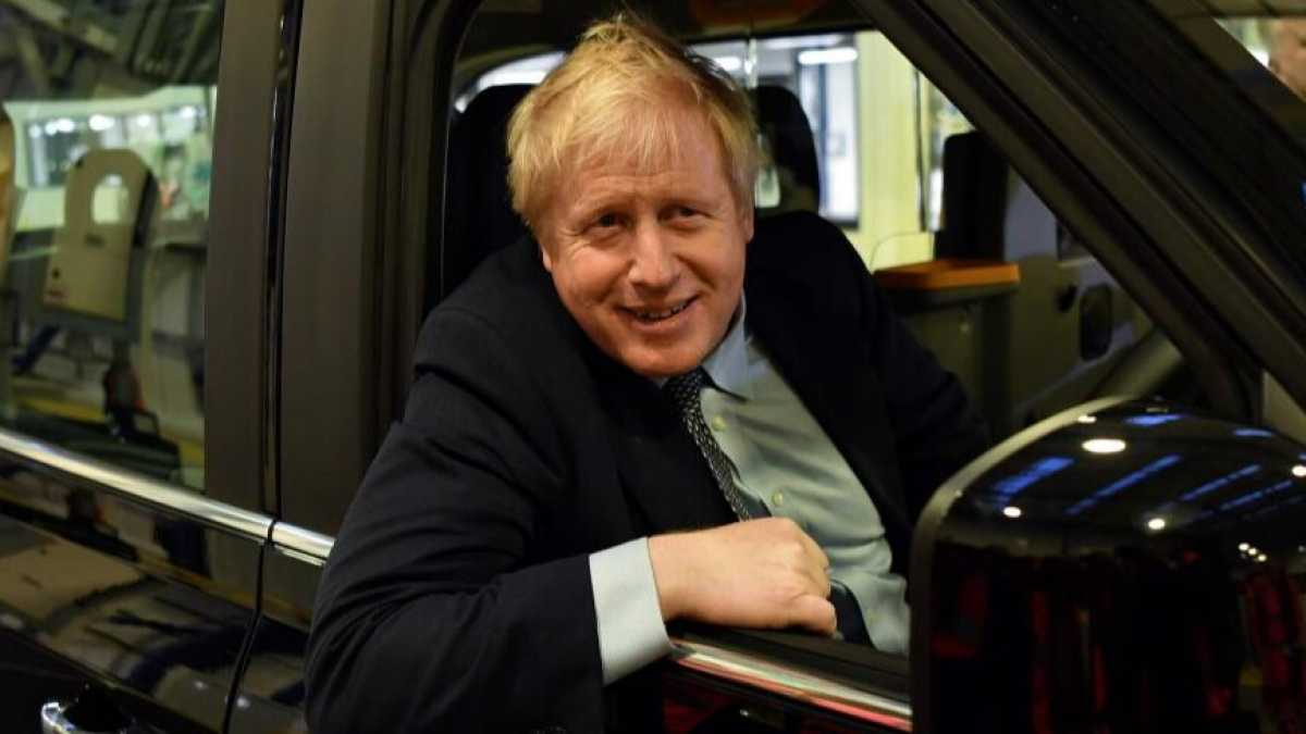 Immagine di Il Regno Unito si colora di verde e Johnson lancia la rivoluzione dei taxi elettrici