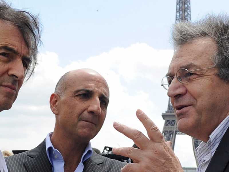 Alain Finkielkraut, a destra, con Bernard-Henri L&eacute;vy. &ldquo;Il vecchio antisemitismo non &egrave; morto, ora c&rsquo;&egrave; anche quello islamico negato dalla doxa di sinistra&rdquo;, dice il filosofo al Foglio (foto Reuters)