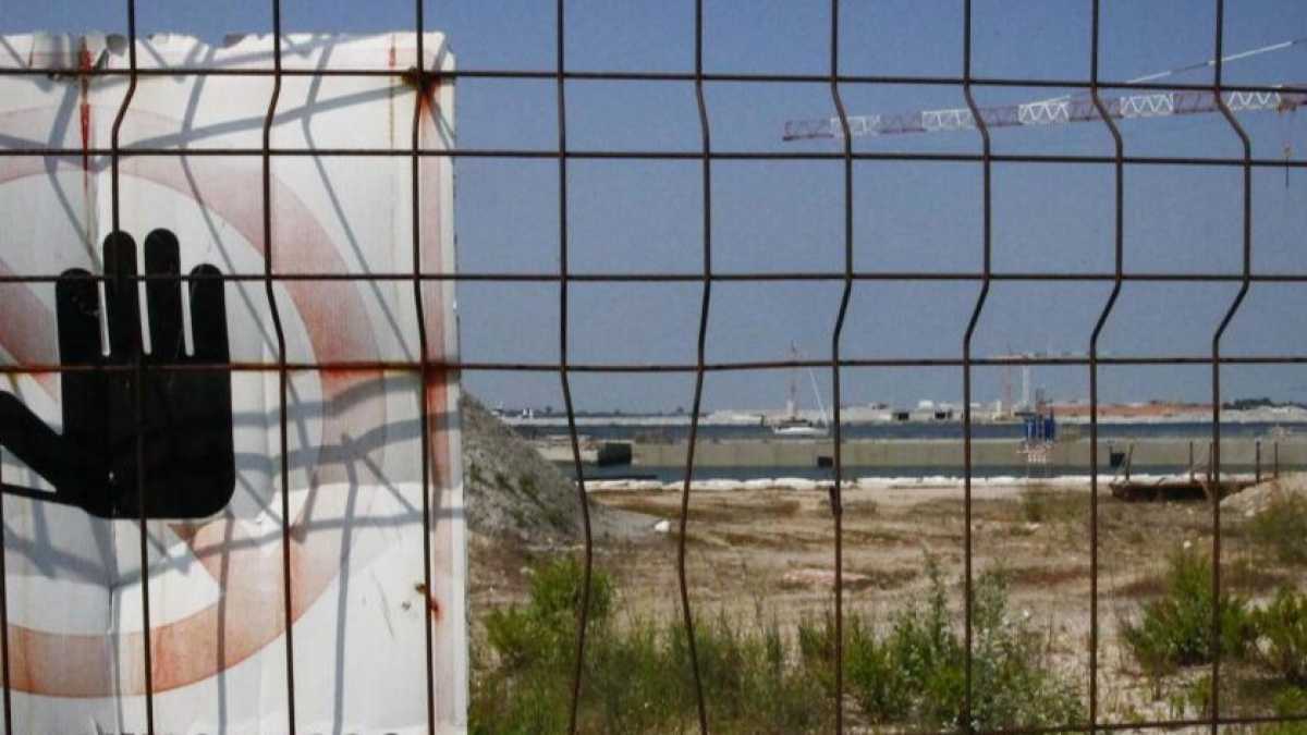 Immagine di Le dighe per fermare l’acqua alta dell’inaffidabilità hanno una falla: il grillismo