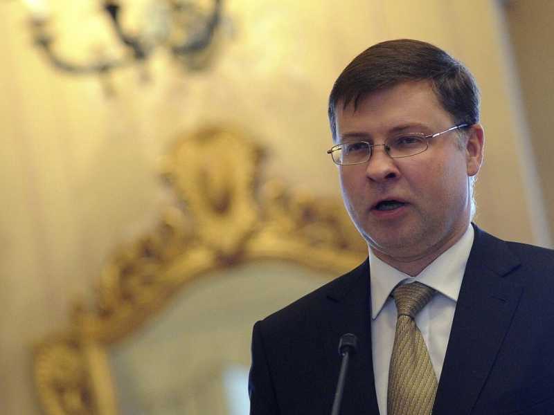 Il vicepresidente della Commissione europea Vladis Dombrovskis  (foto LaPresse)