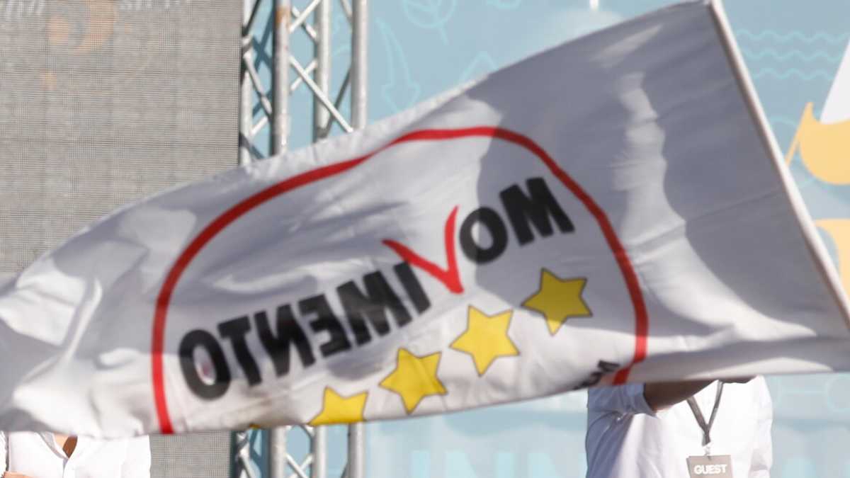 Immagine di Il M5s si presenterà alle elezioni in Calabria ed Emilia-Romagna