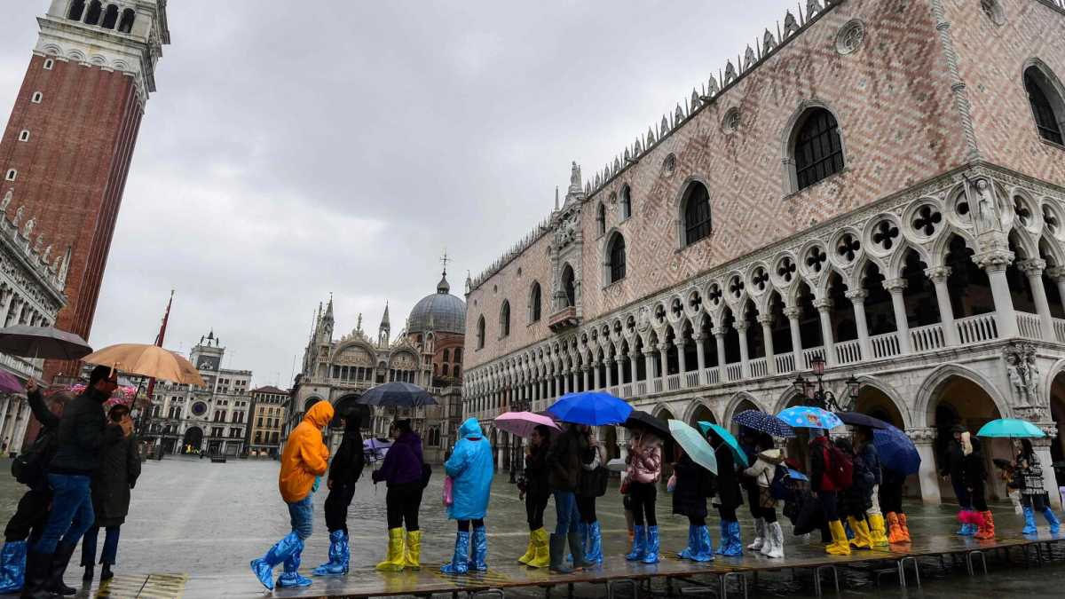 Immagine di I crolli causati dal maltempo in Italia e Bloomberg che scende in campo contro Trump