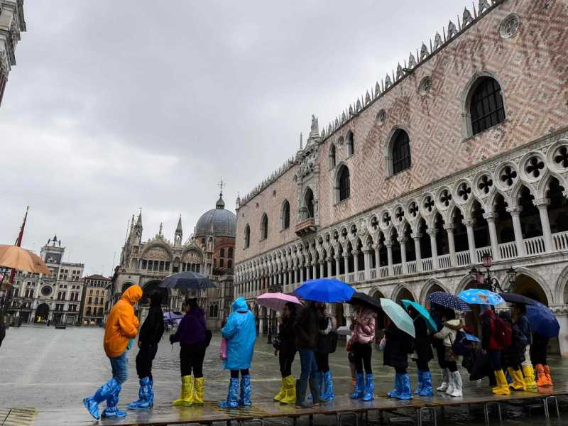 Torna l'acqua alta a Venezia (foto LaPresse)