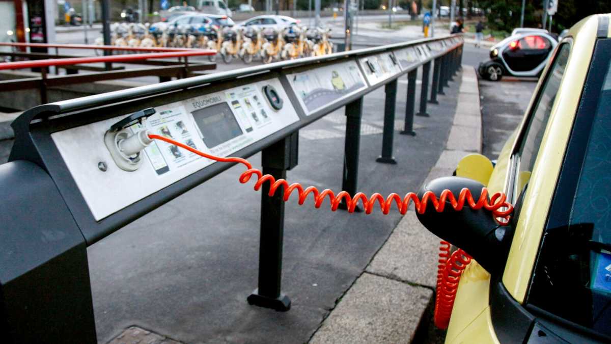 Immagine di Enel X porterà a 736 mila le centraline elettriche entro il 2022