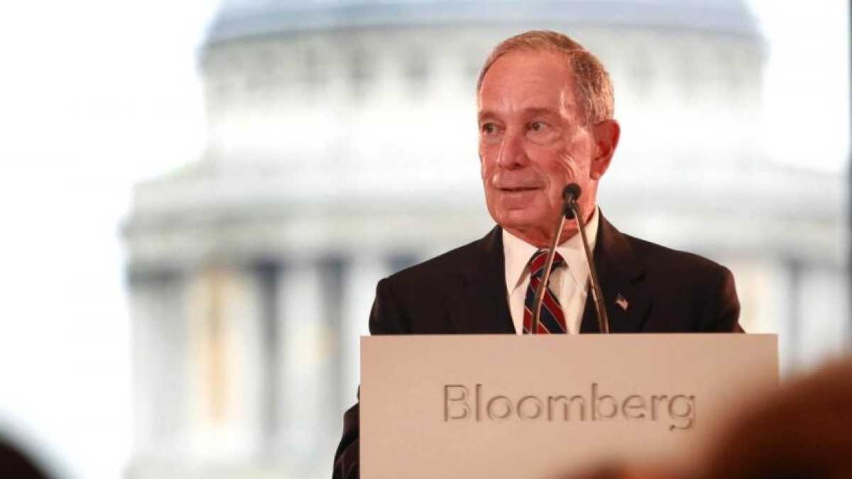 Immagine di Bloomberg e il Cav.