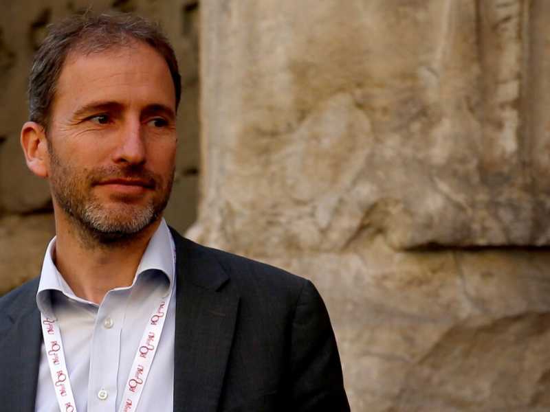 L’azienda aggredita dal M5s (perché renziana) diventa sponsor di Casaleggio