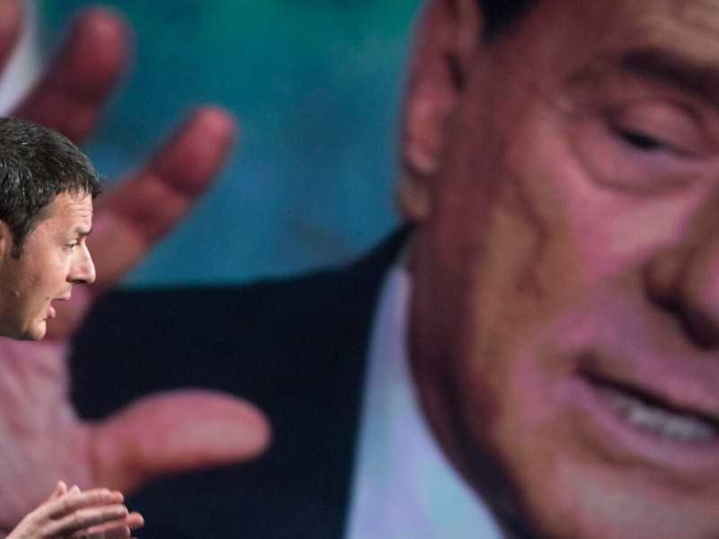 Matteo Renzi e Silvio Berlusconi (foto LaPresse)