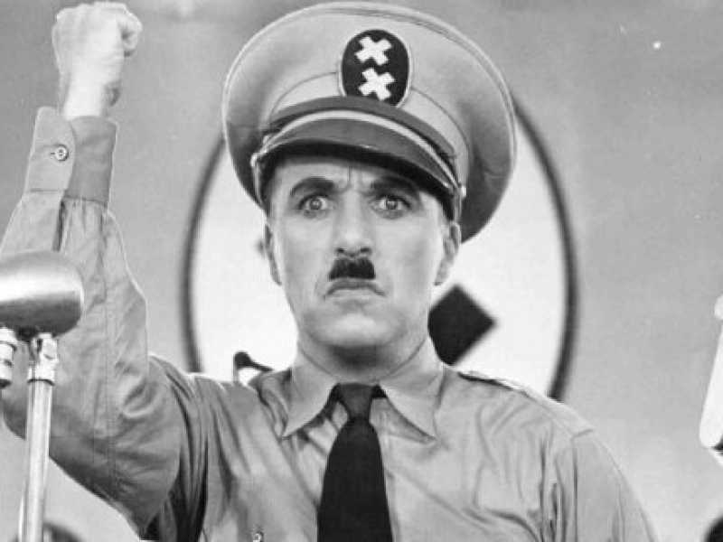 Frame da "Il Grande dittatore", film diretto e interpretato da Charlie Chaplin nel 1940