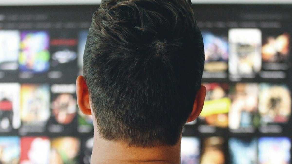 Immagine di La censura sui film e sulle serie proiettate in aereo