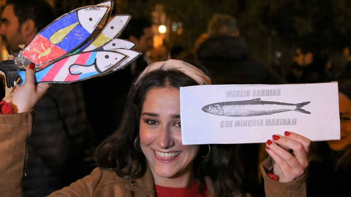 Immagine di Lasciate nuotare in pace le sardine