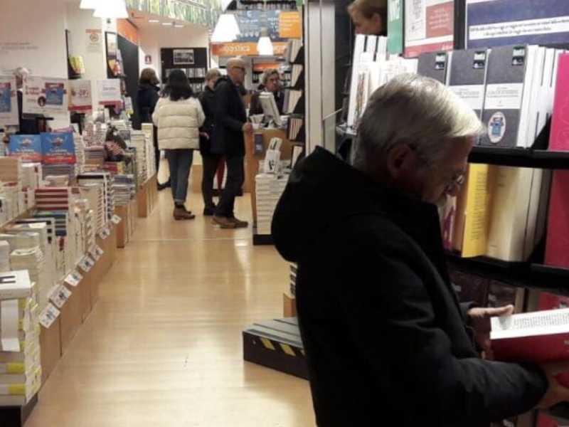 Foto tratta dalla pagina Facebook della Feltrinelli di Largo Argentina