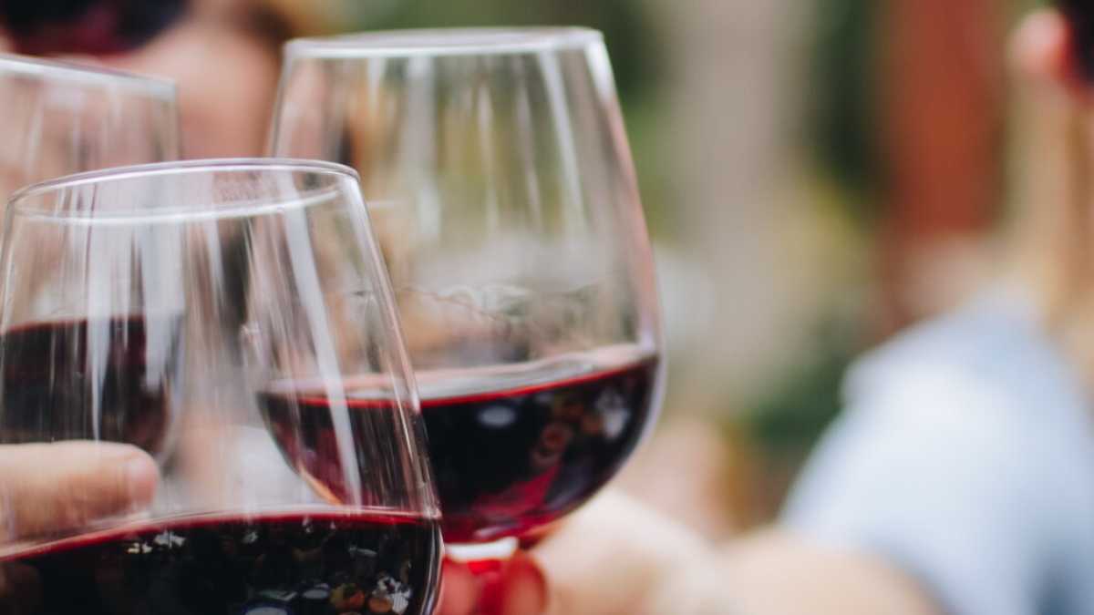 Immagine di Sono tutti ignoranti sui vini. Ormai, o si beve bene o si fa bella figura