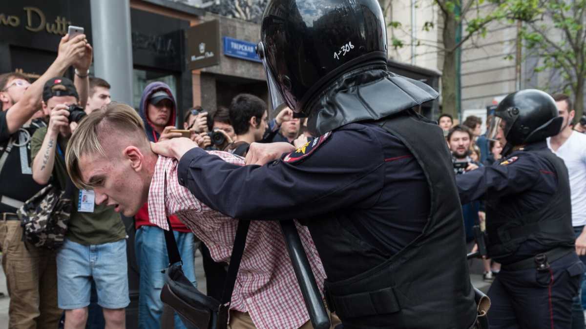 Immagine di Il discorso in tribunale del giovane youtuber russo accusato di estremismo