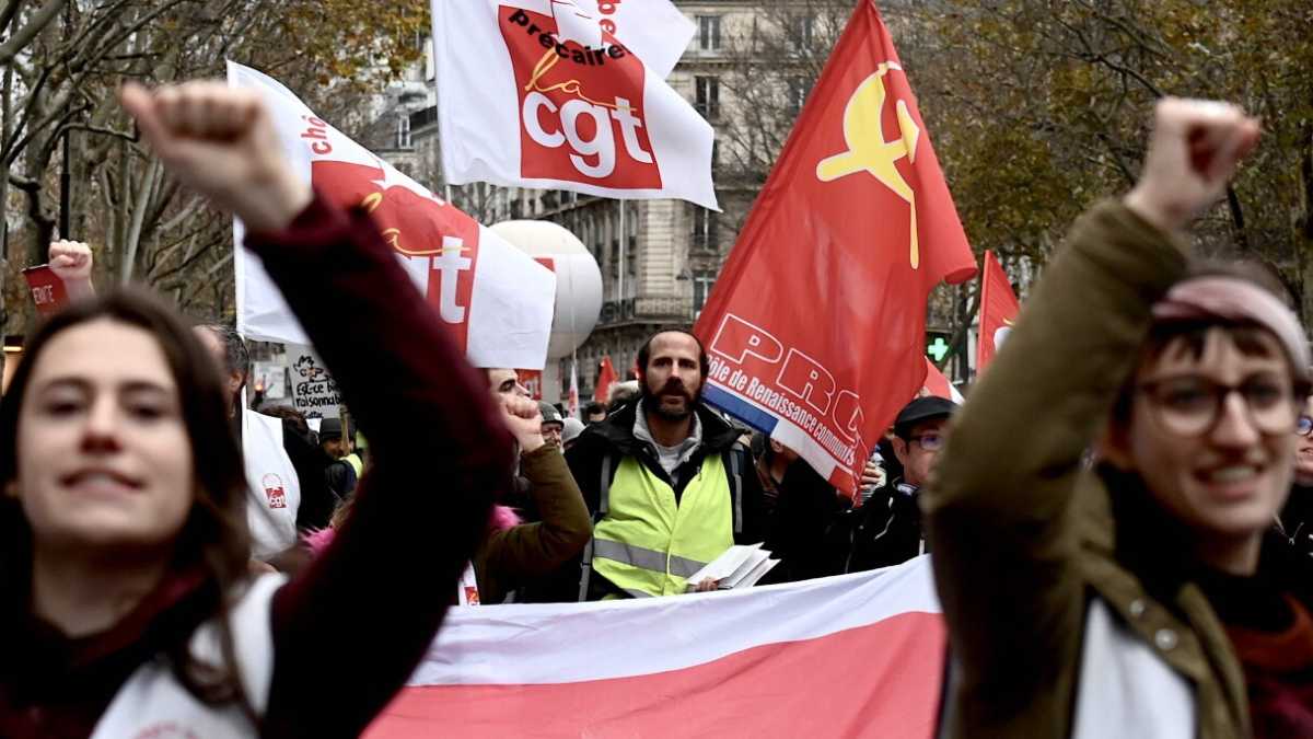 Immagine di Gli scioperi in Francia contro "la madre delle riforme"