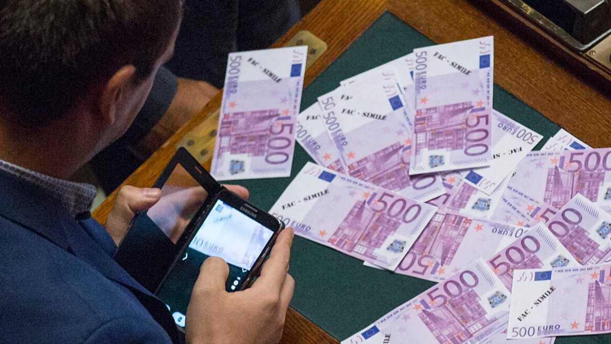 Immagine di L’autolesionismo della politica ha offerto il fianco agli anti casta e ai teorici della politica senza soldi