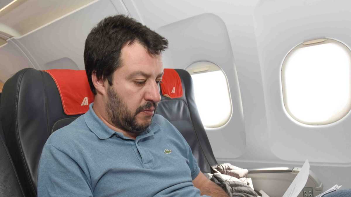 Immagine di Le indagini su Salvini per i 35 voli di stato