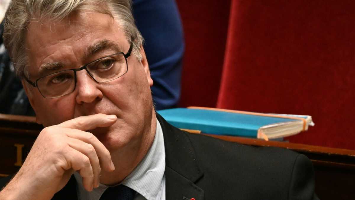 Immagine di Si dimette lo zar delle pensioni di Macron. Cosa succede adesso