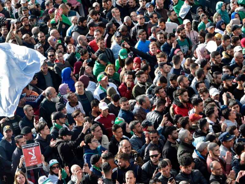 Manifestazioni in Algeria (foto LaPresse)
