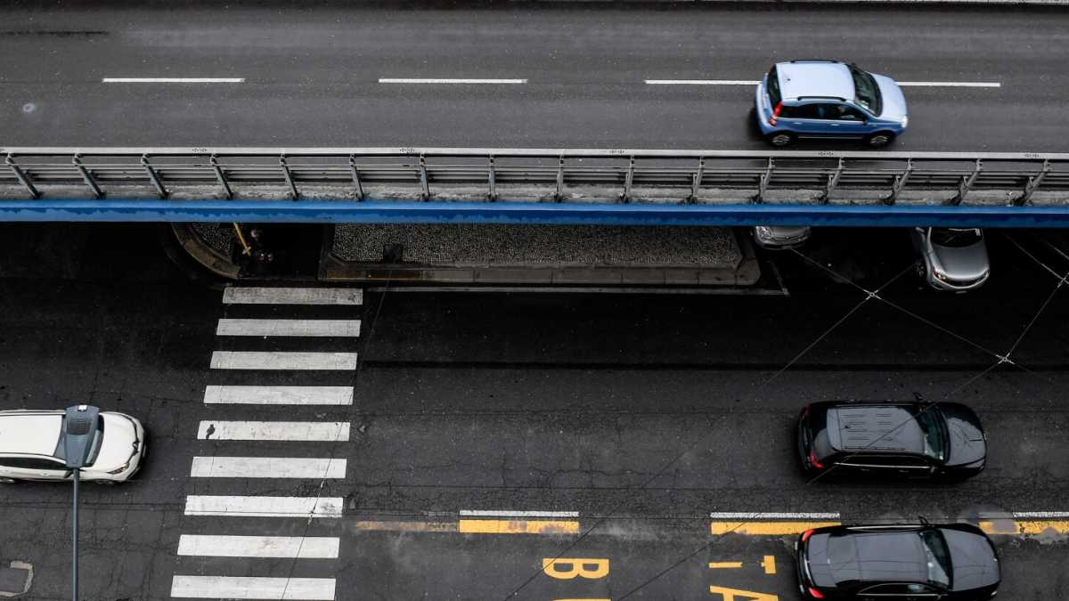 Immagine di Milano è così perfetta che anche l’inquinamento diventa una virtù