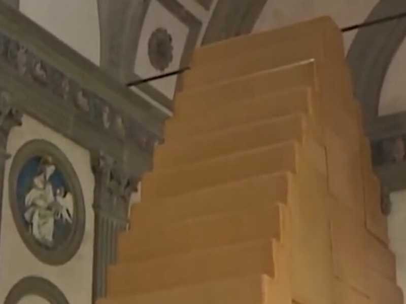 La mostra "Without Time, Without Place, Without Body" di Wolfgang Laib a Firenze (screenshot da Youtube)