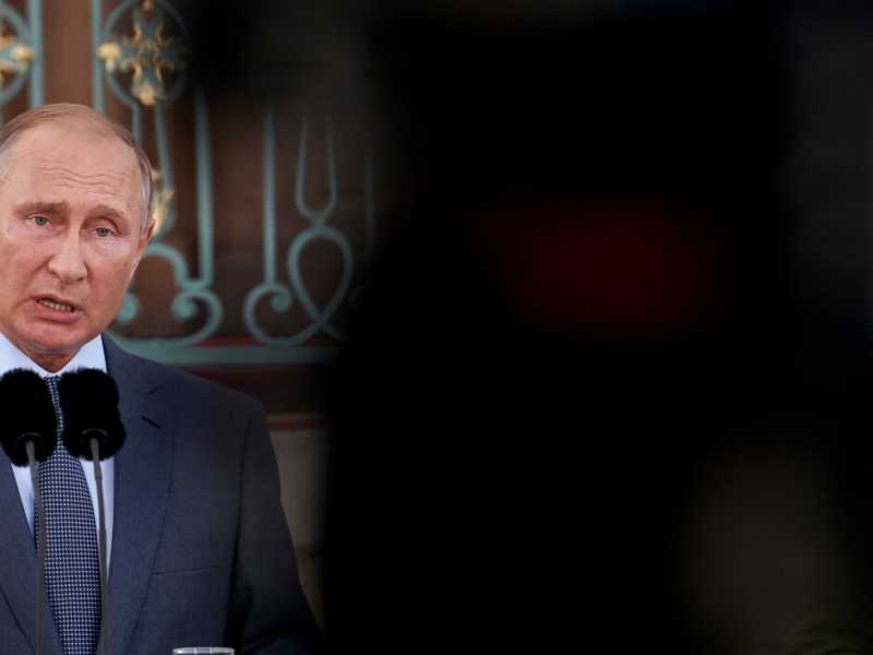 Il presidente russo Vladimir Putin e la cancelliera tedesca Angela Merkel in un incontro a Meseberg nell'agosto 2018 (foto LaPresse)