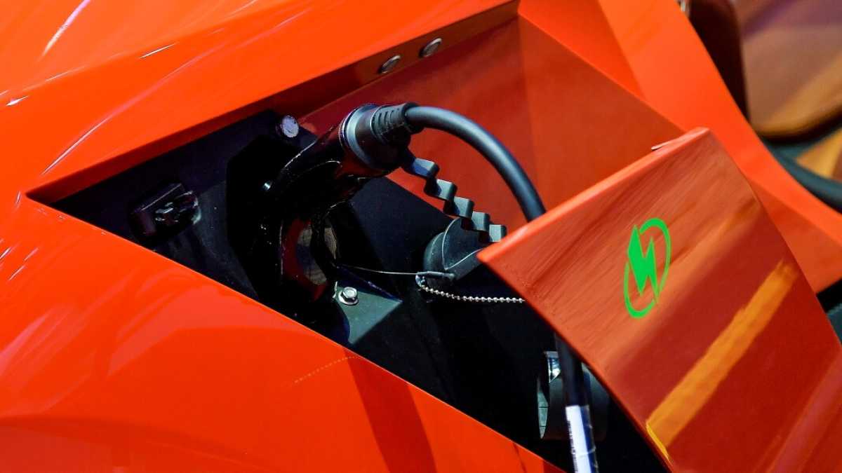 Immagine di Per una politica eco-razionale. Non solo elettrica l’auto del futuro