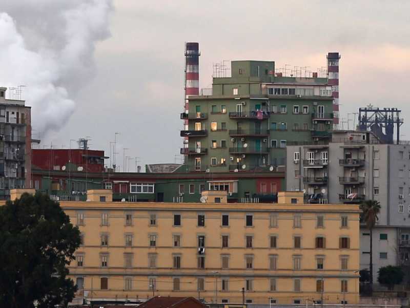Stabilimento siderurgico dell'ex Ilva a Taranto (foto LaPresse)