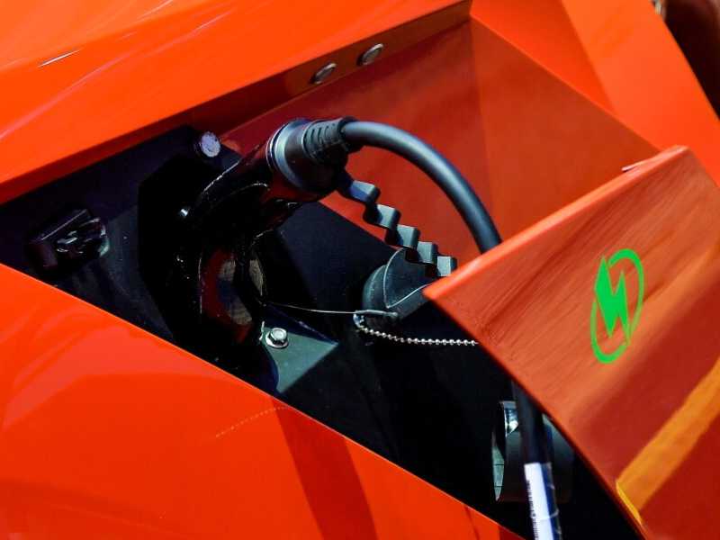 Per una politica eco-razionale. Non solo elettrica l’auto del futuro