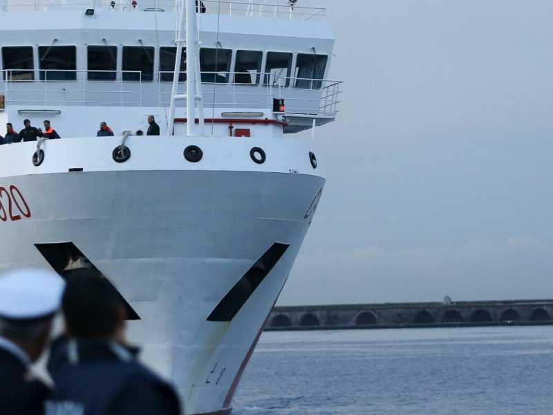La nave Gregoretti della Guardia Costiera (foto LaPresse)