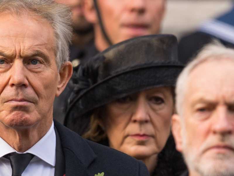 Tony Blair e Jeremy Corbyn (foto LaPresse)