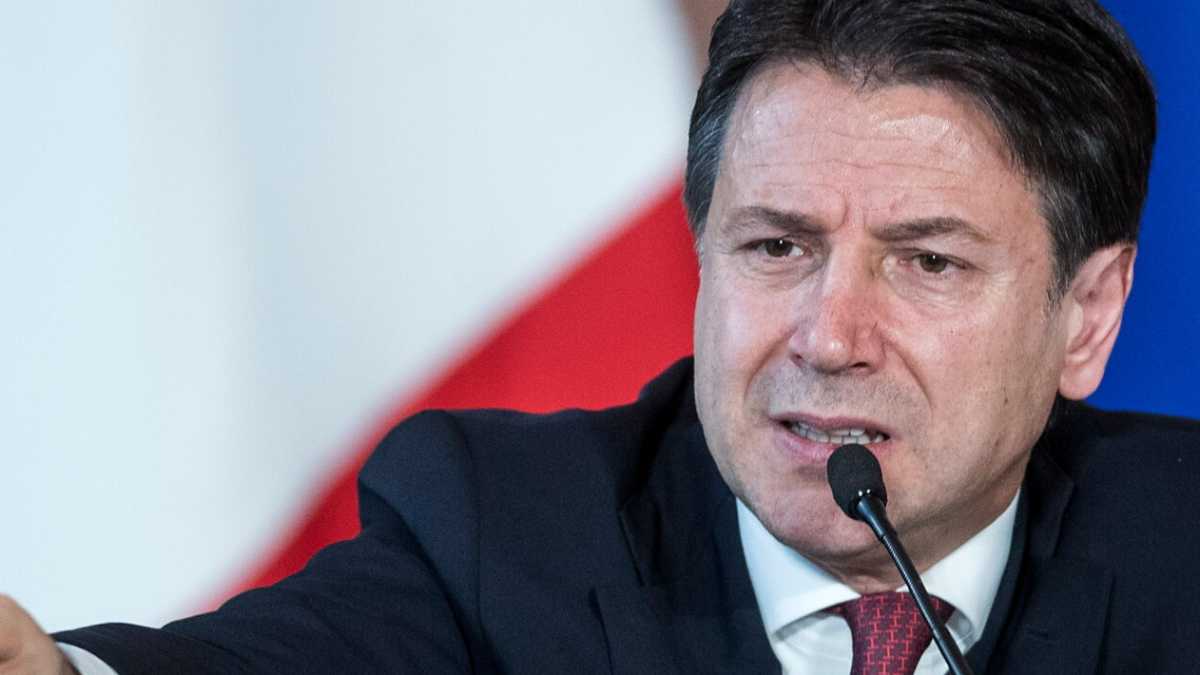 Immagine di Anche Conte rilancia la dimaiata “incredibile” di Tridico sul reddito di cittadinanza