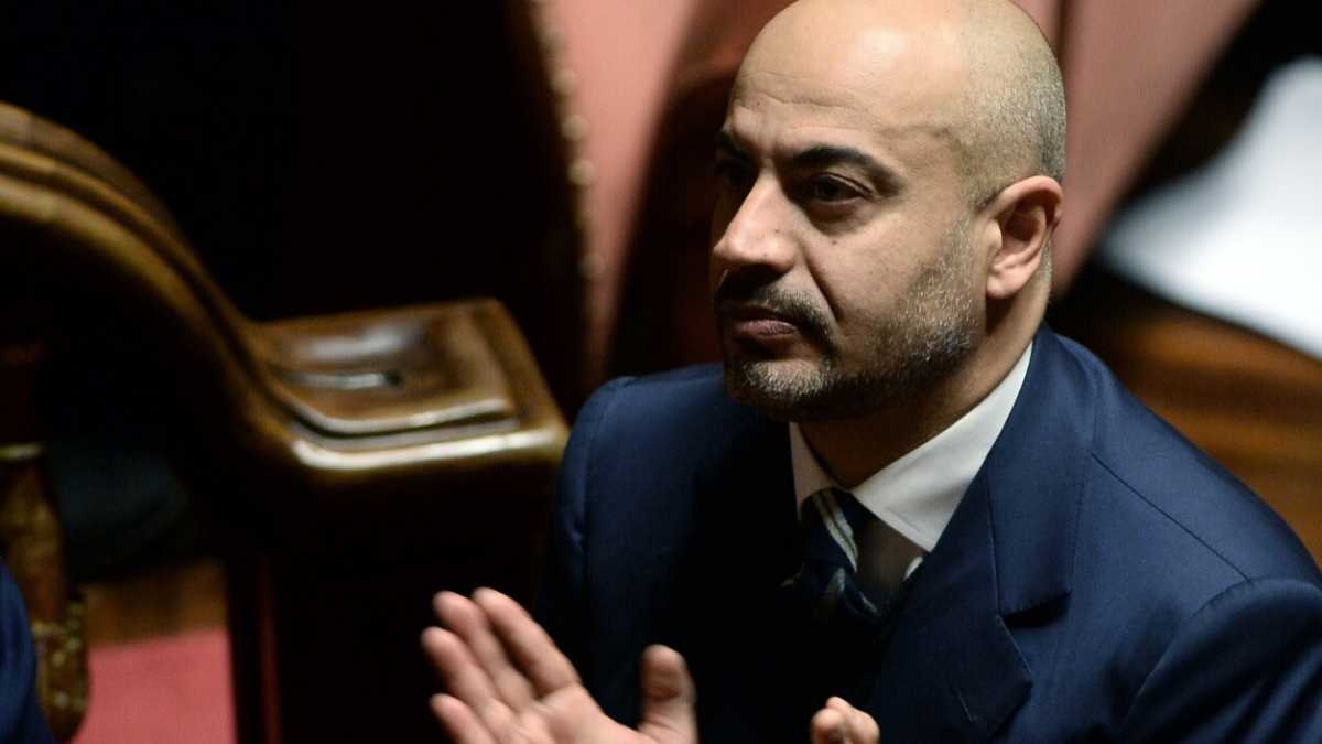 Immagine di Paragone è il M5s al suo meglio (dissoluzione compresa)