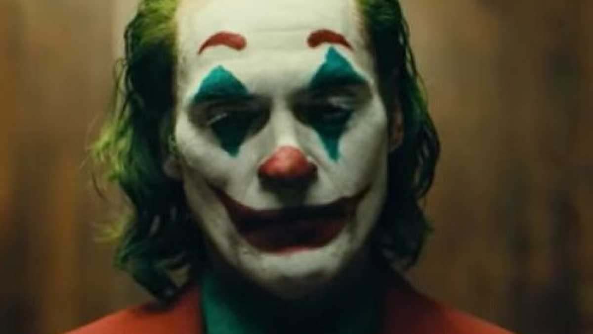 Immagine di Le masse diffidano del leader e si identificano nell'uomo qualunque. Il modello Joker
